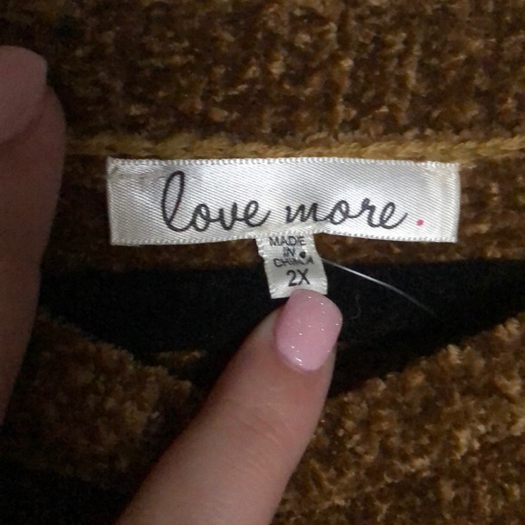 Cropped Sweater - Picture 2 of 2